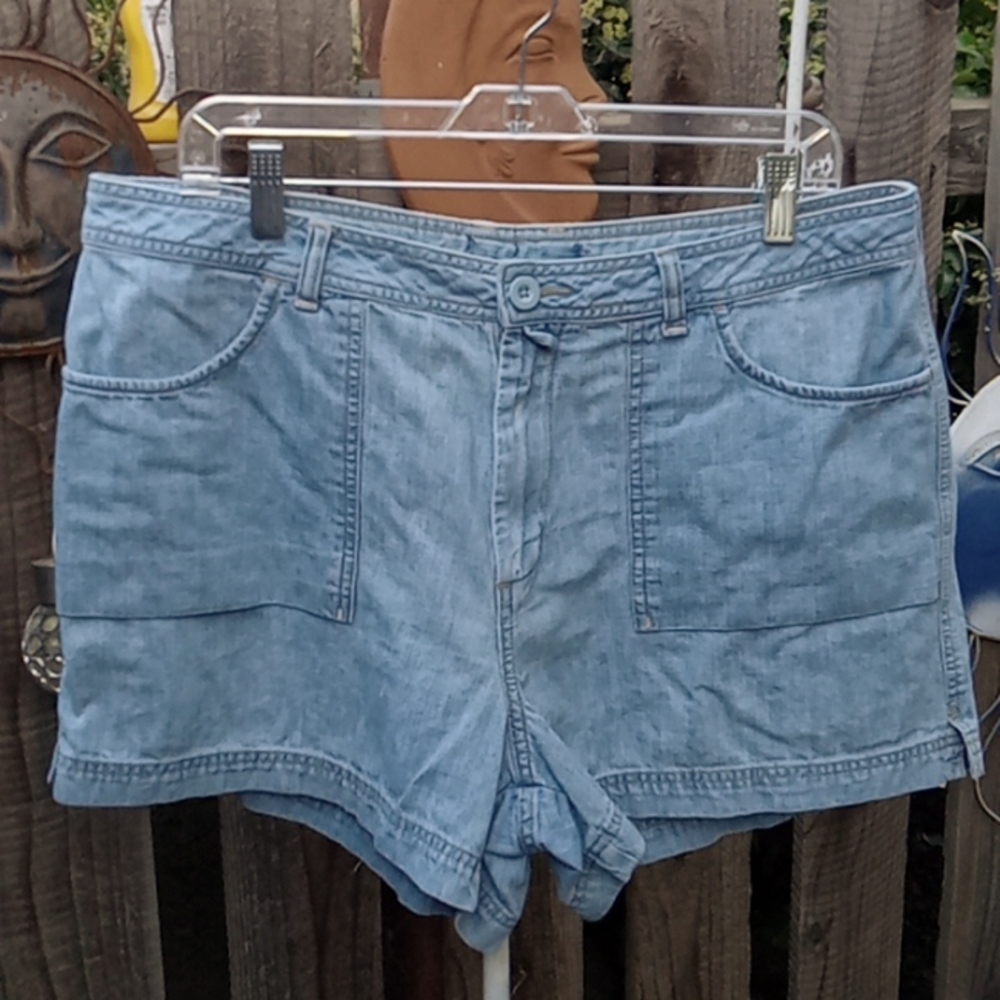 Woman shorts very little stretch 16M.VF Jeans, wear.